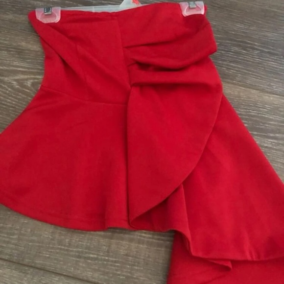 Solid Asymmetrical Hem Ruffle Trim Tube Top - Picture 2 of 4